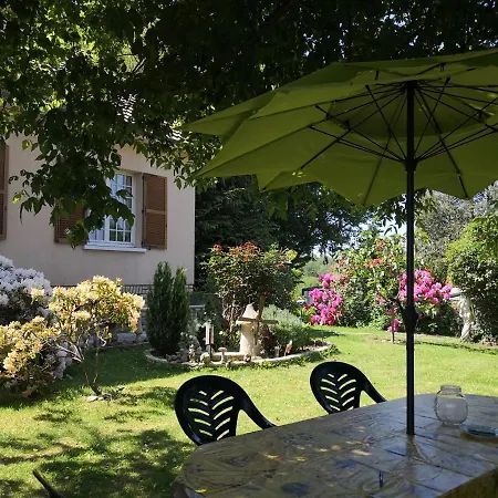 Au Jardin Fleuri Alojamento de Acomodação e Pequeno-almoço 3*