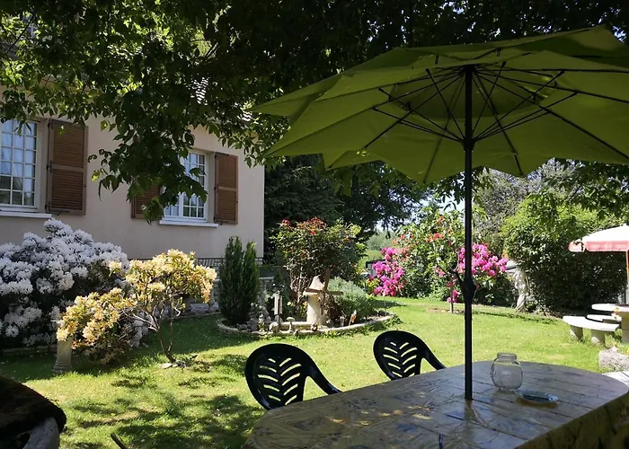 Au Jardin Fleuri Alojamento de Acomodação e Pequeno-almoço 3*