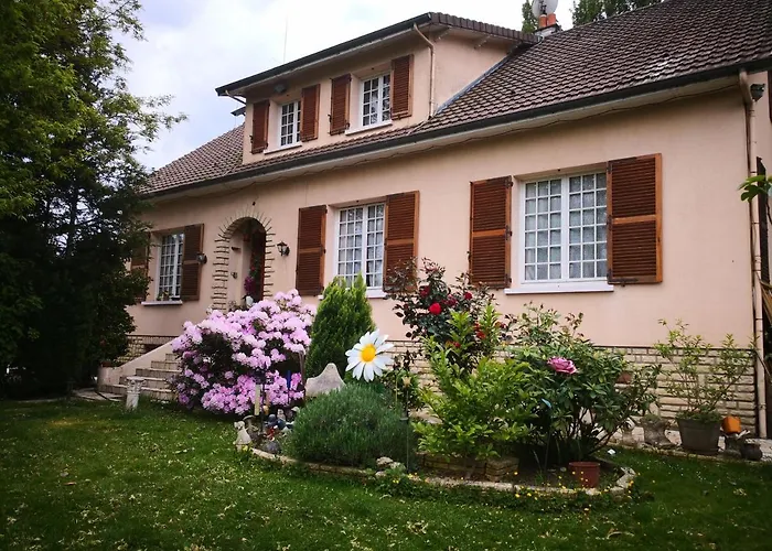 Au Jardin Fleuri Alojamento de Acomodação e Pequeno-almoço 3*